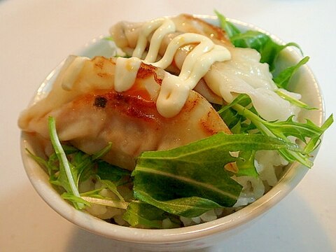 焼き餃子と水菜のどんぶり